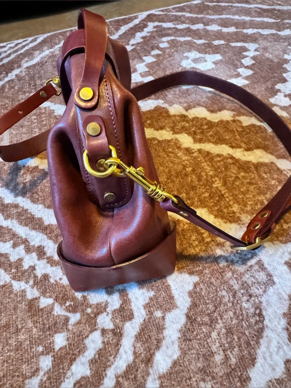 Old trend modern vintage burgundy leather dr bag brass crossbody embossed strap